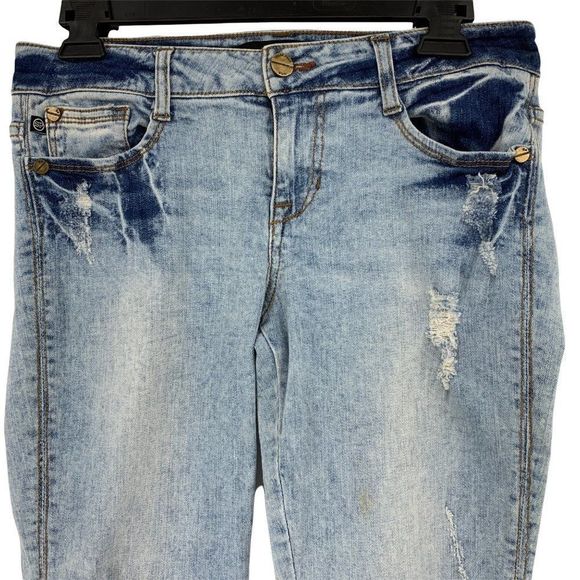 Womens Sneak Peek Capri Jeans Sz Medium destroy Stretch 0448 - Picture 2 of 8